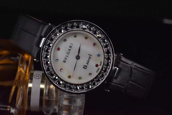 ブルガリ時計正面デザイン